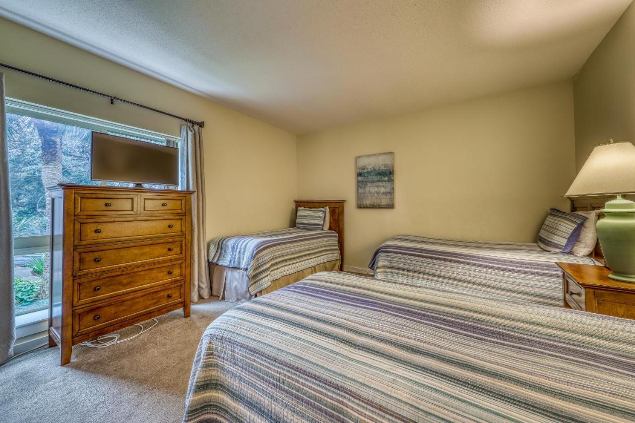 Captains Walk Condos ヒルトンヘッドアイランド エクステリア 写真